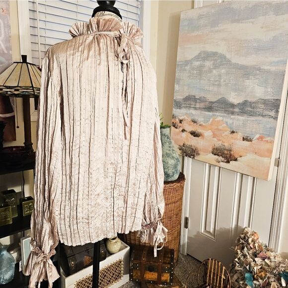 New H & M Gold Satin Crinkle Style High Neck Statement Blouse. - Picture 3 of 14